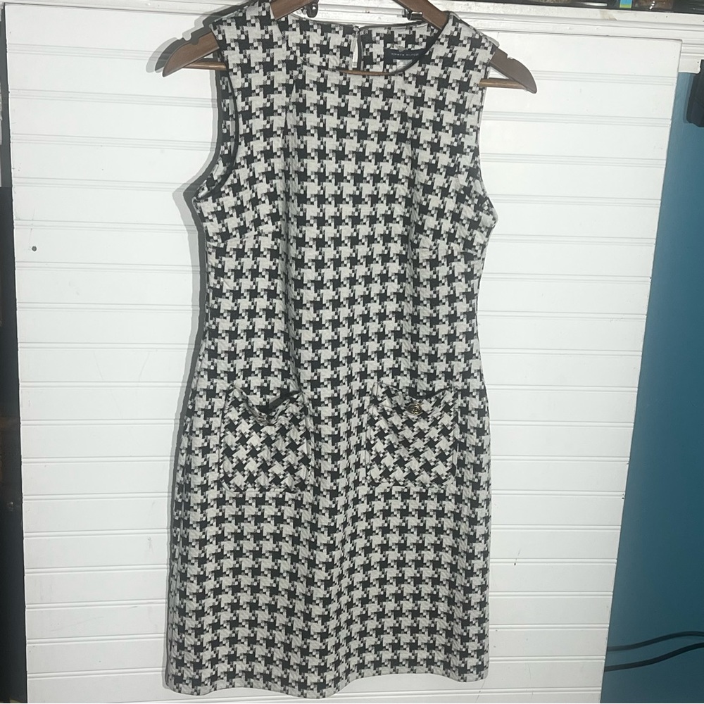 Tommy Hilfiger Black and White Houndstooth Sleeveless Sheath Mini Dress Size 4P
